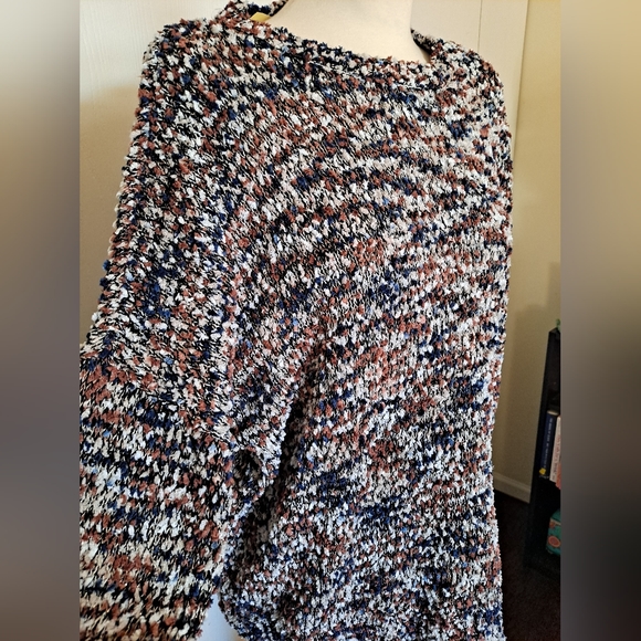 Sweater.🌈 - Picture 3 of 4